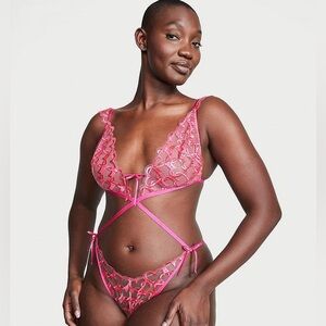 Victoria's Secret Unlined Shimmer Heart Embroidery Crotchless Teddy Size XL NWT